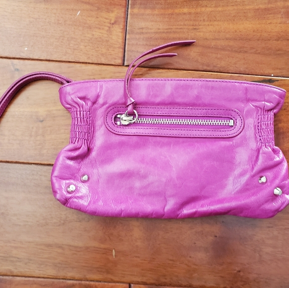 Banana Republic Fushia leather clutch - Picture 2 of 4